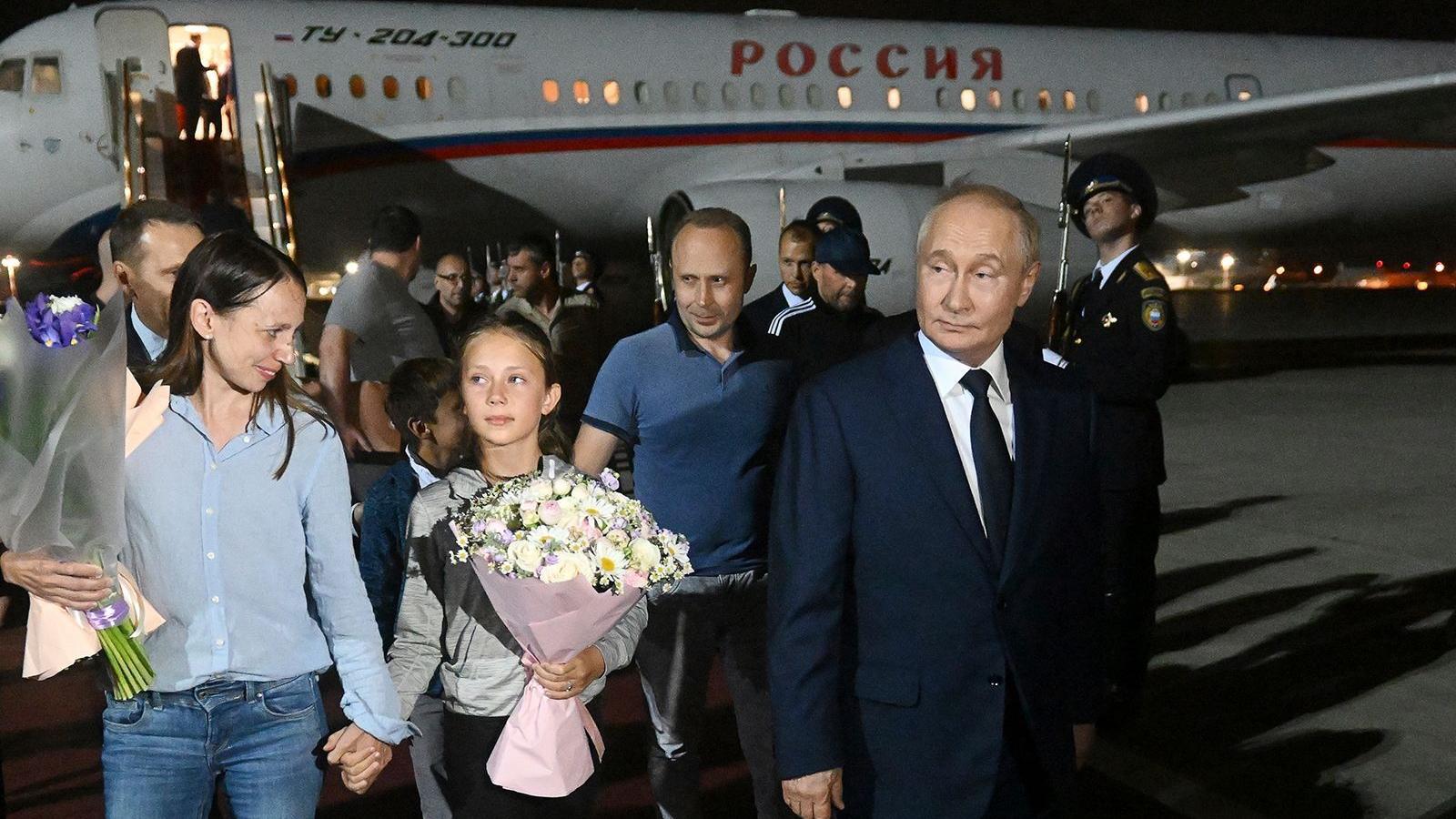 Children of undercover Russian spy couple only learned their nationality on flight to Moscow